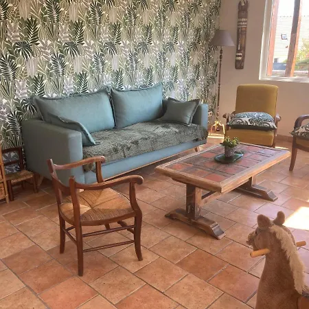 Au Petit Port Le Voilier 2 Chambres Avec Jacuzzi Privatif Et Le Drakkar Normand 3 Chambres Sans Jacuzzi Feriehus