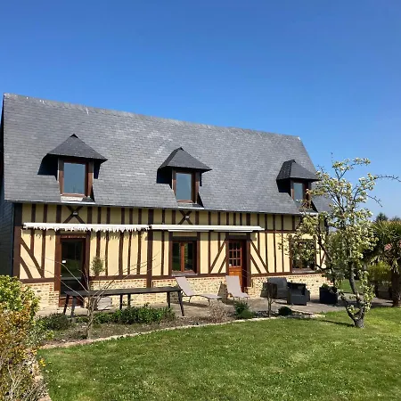 Au Petit Port Le Voilier 2 Chambres Avec Jacuzzi Privatif Et Le Drakkar Normand 3 Chambres Sans Jacuzzi Feriehus Berville-sur-Mer